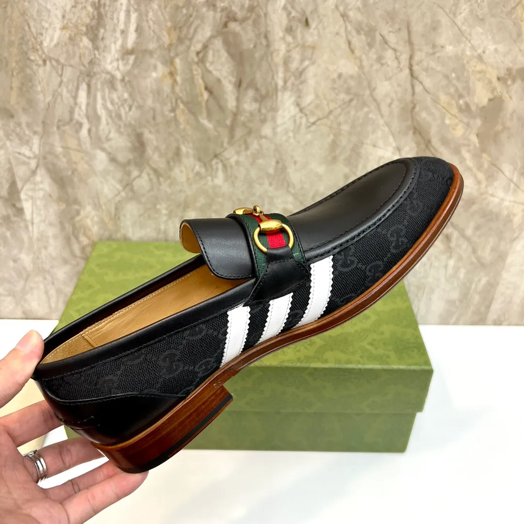 Original leather outsole P900 Brand: Co-branded Adidas｜GUCCI (Gucci) Standard code: Men's size 38–44 (45/46 can be customized) Grade: Same style as the official website Original quality Material: Original cowhide Leather lining Original leather outsole Style category: Men's fashionable casual leather shoes Distinguished big-name luxury elements top luxury Color: Actual picture